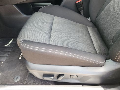 Used 2025 Nissan Rogue SV FWD image 28