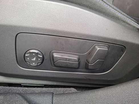 Used 2025 BMW 228i xDrive w/ Technology Package image 10