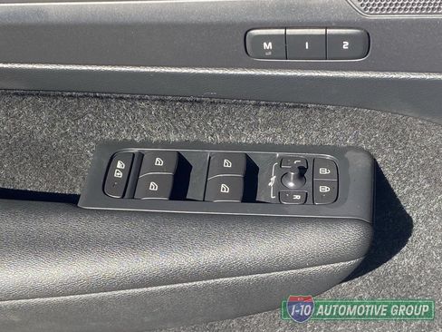 Used 2019 Volvo XC40 T4 Inscription FWD image 20