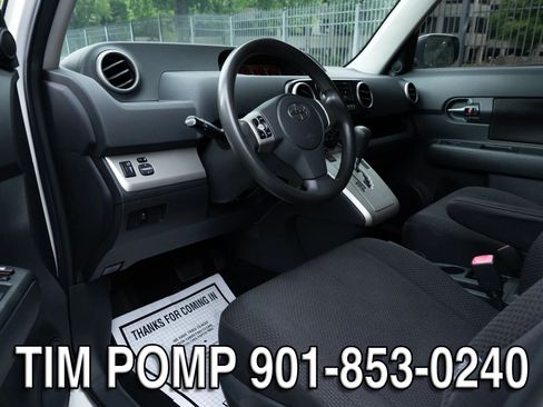 Used 2010 Scion xB FWD image 10