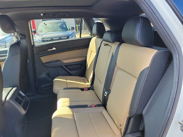 Used 2023 Volkswagen Atlas Cross Sport SE w/ Panoramic Sunroof Package FWD image 10