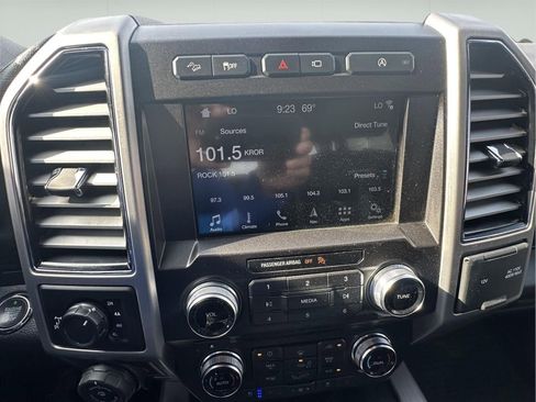 Used 2018 Ford F150 Platinum w/ Equipment Group 701A Luxury AWD/4WD image 28