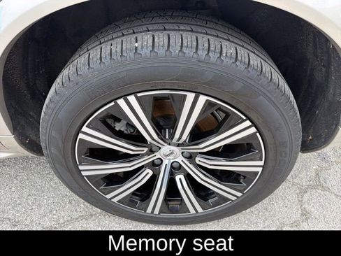 Used 2023 Volvo XC90 B5 Plus image 13