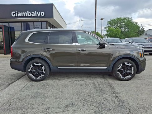 Certified 2024 Kia Telluride S w/ S Sunroof Package AWD/4WD image 8