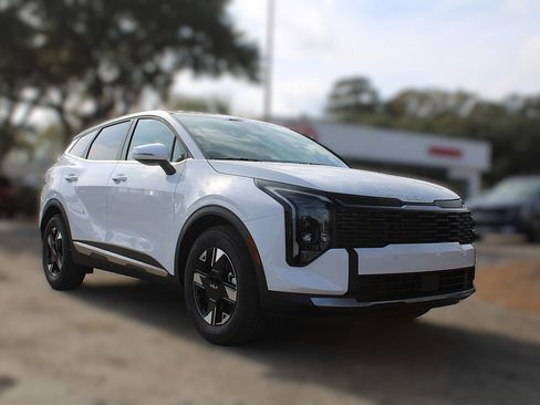 New 2026 Kia Sportage LX FWD image 3