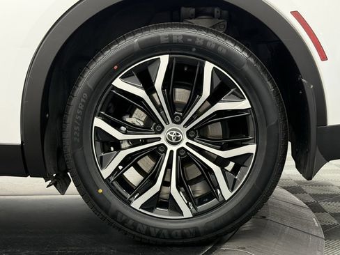 Used 2023 Toyota Crown XLE image 12