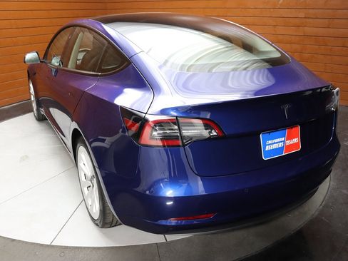 Used 2022 Tesla Model 3 image 32