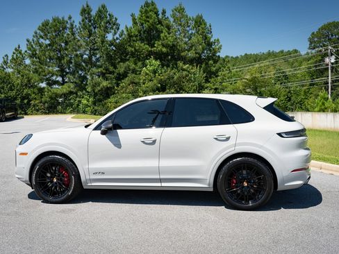Used 2023 Porsche Cayenne GTS AWD/4WD image 19