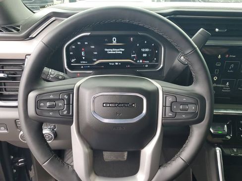 Used 2025 GMC Sierra 2500 Denali w/ Denali Reserve Package AWD/4WD image 11