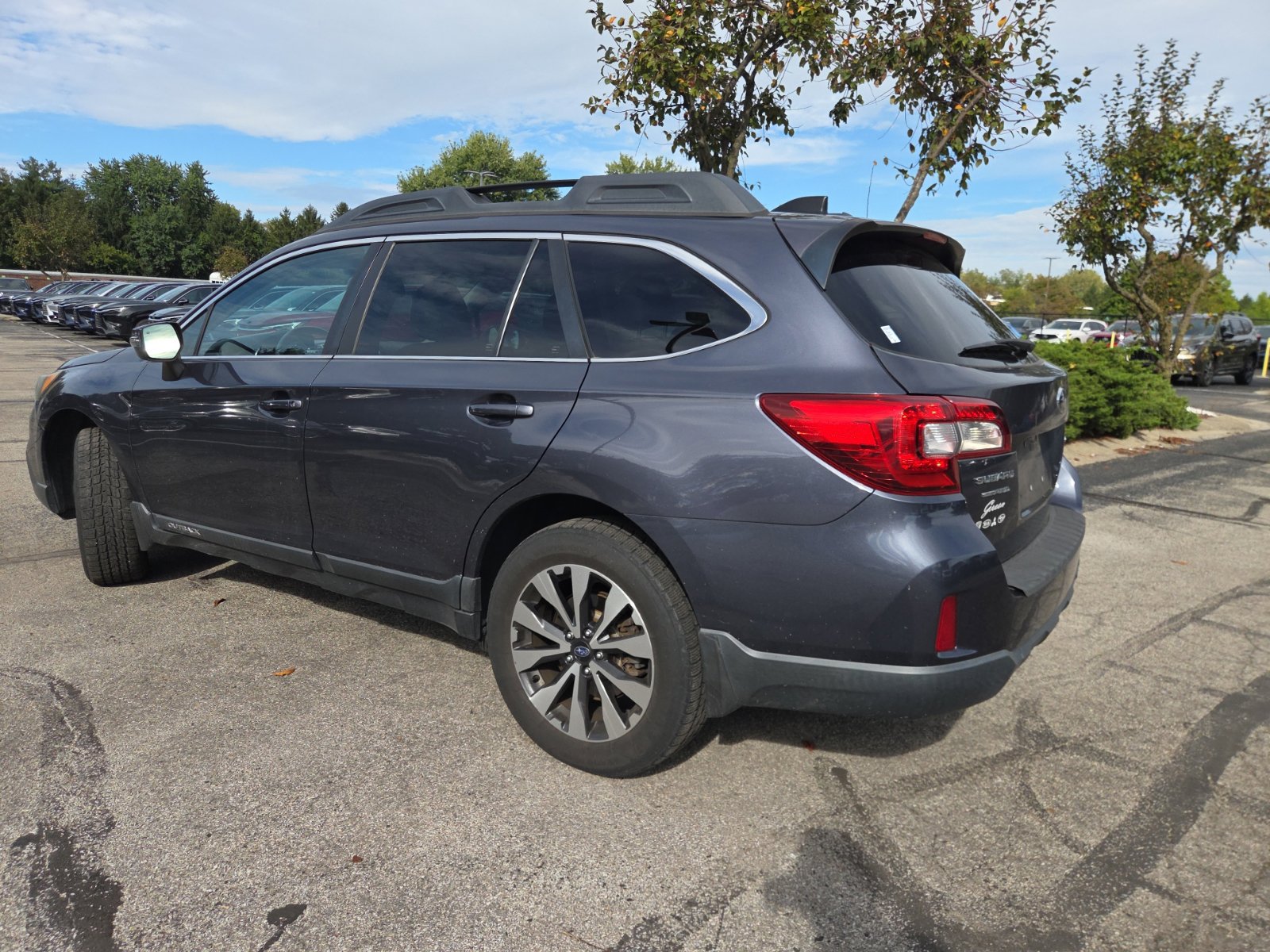 Used 2016 Subaru Outback 2.5i Limited AWD/4WD image 11