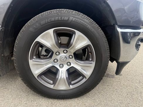 Used 2024 RAM 1500 Laramie AWD/4WD image 4