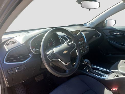 Used 2023 Chevrolet Malibu LT image 9