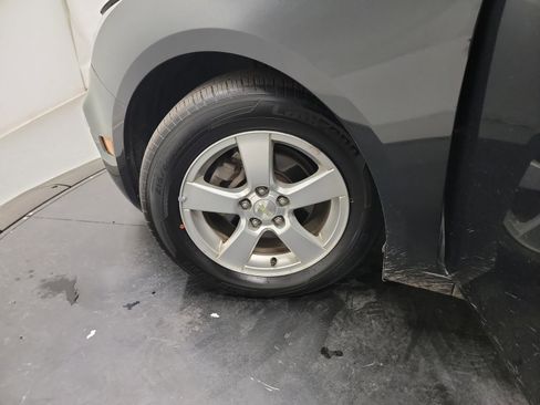 Used 2016 Chevrolet Cruze LT image 29