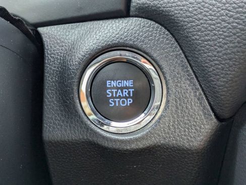Used 2022 Toyota RAV4 XLE w/ Convenience Package FWD image 29