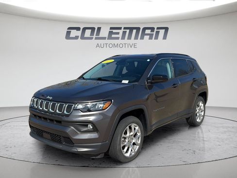 Used 2022 Jeep Compass Latitude AWD/4WD image 1