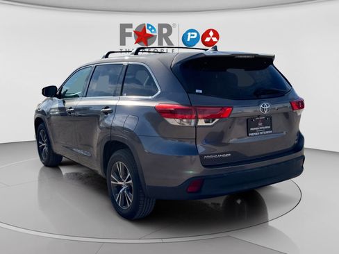 Used 2017 Toyota Highlander Plus image 3