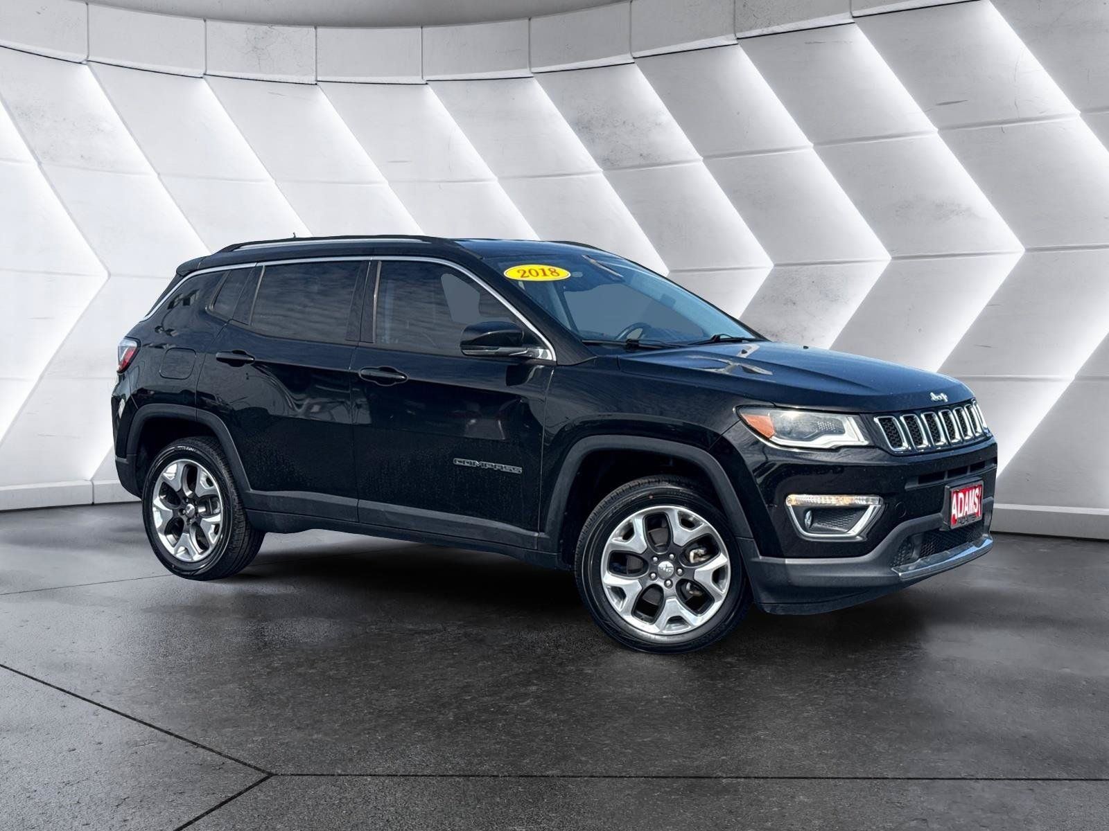 Used 2018 Jeep Compass Limited w/ Navigation Group AWD/4WD image 1