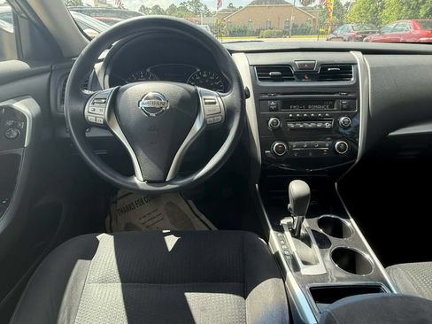 Used 2014 Nissan Altima 2.5 S FWD image 13