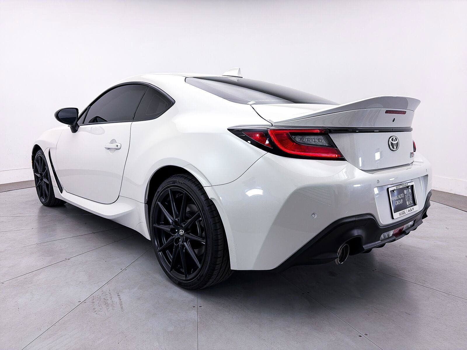 Used 2024 Toyota GR86 Premium RWD image 12