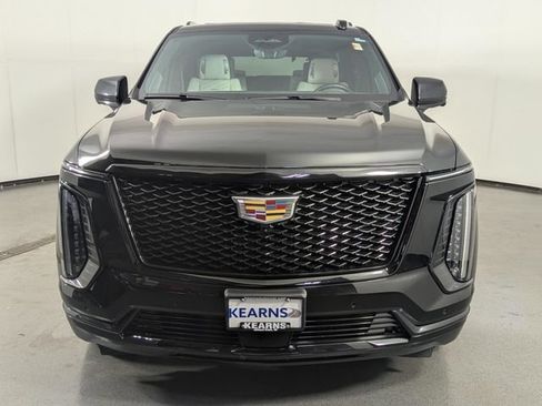 Used 2025 Cadillac Escalade Sport Platinum w/ LPO, Floor Liner Package AWD/4WD image 3