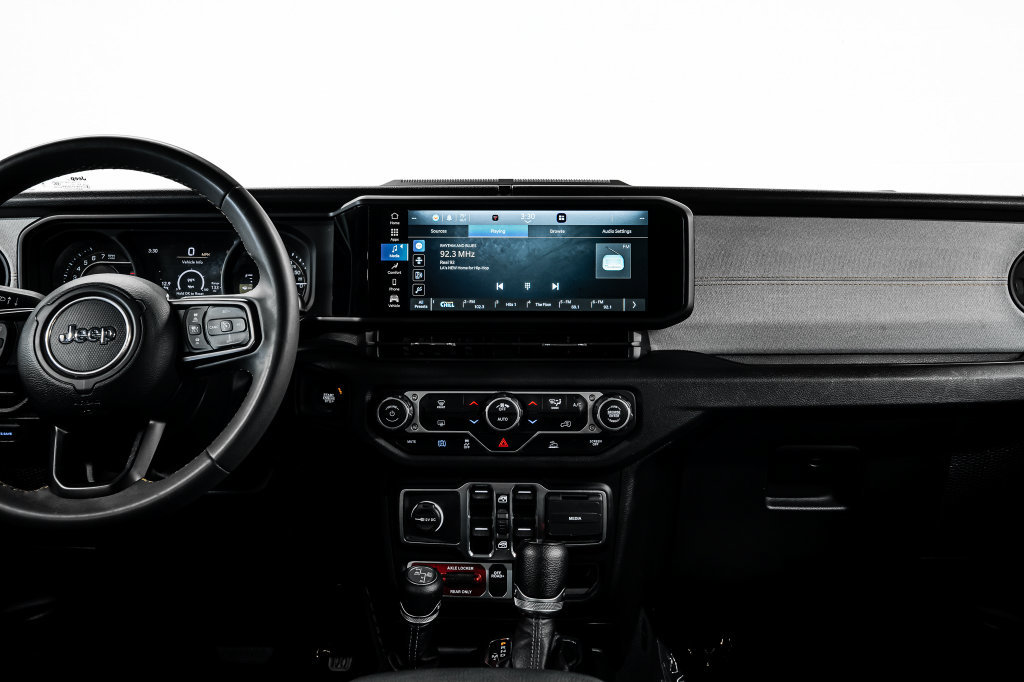 Used 2024 Jeep Wrangler Unlimited AWD/4WD image 23