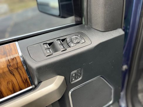 Used 2019 Ford F150 Lariat w/ Equipment Group 502A Luxury image 17