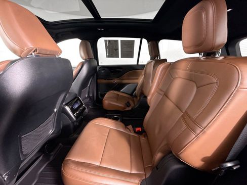 Used 2021 Lincoln Aviator Reserve w/ Equipment Group 201A RWD image 27