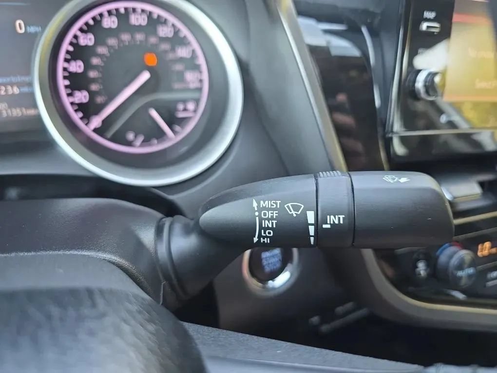 Used 2021 Toyota Camry XLE FWD image 20