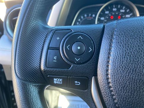 Used 2015 Toyota RAV4 XLE image 17
