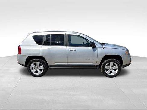 Used 2011 Jeep Compass 4WD w/ All Weather Capability Group image 2