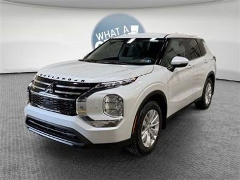 New 2026 Mitsubishi Outlander ES AWD/4WD image 8