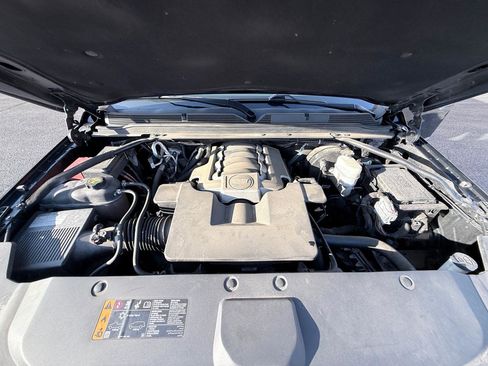 Used 2020 Cadillac Escalade Luxury AWD/4WD image 19