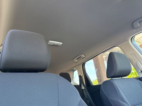 Used 2025 Nissan Rogue S image 24