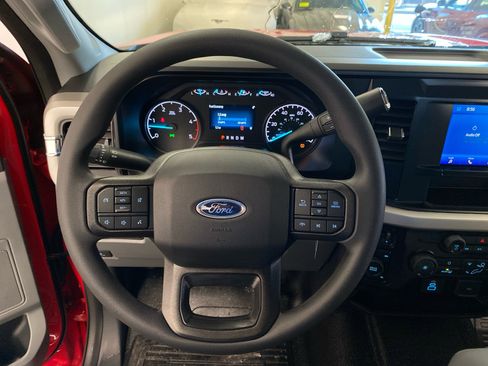 New 2026 Ford F250 XL w/ XL Chrome Package image 24