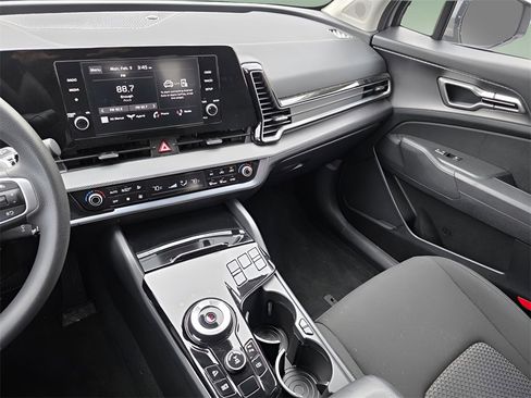 Used 2024 Kia Sportage LX image 28
