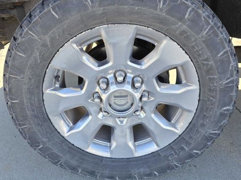 Used 2011 Ford F350 Lariat w/ Lariat Interior Pkg image 3