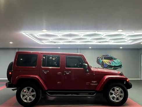 Used 2012 Jeep Wrangler Unlimited Sahara w/ Connectivity Group AWD/4WD image 6