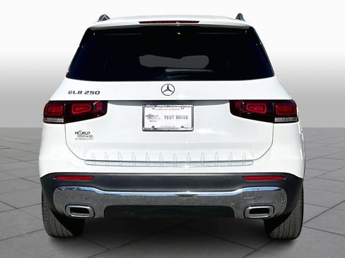 Used 2022 Mercedes-Benz GLB 250 image 4