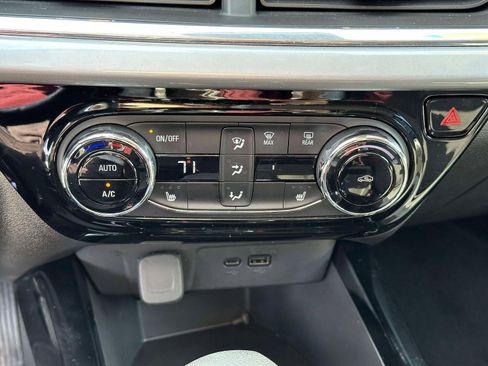 Certified 2024 Chevrolet Trax LT w/ Driver Confidence Package image 25