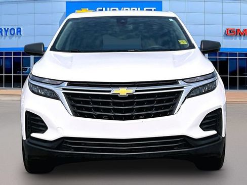 Used 2024 Chevrolet Equinox LS w/ LS Convenience Package FWD image 2
