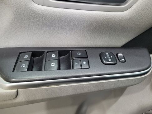 Used 2016 Toyota Camry SE FWD image 27