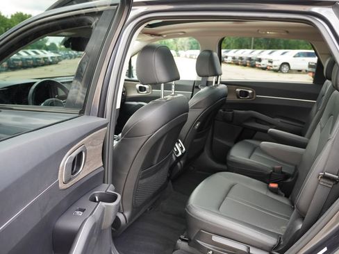 Certified 2023 Kia Sorento X-Line EX AWD/4WD image 16
