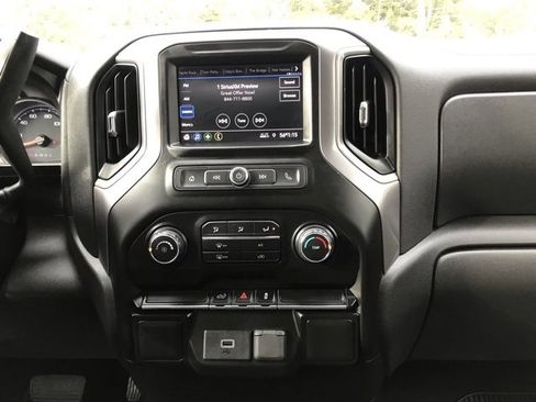 Used 2020 Chevrolet Silverado 1500 Custom w/ Custom Value Package image 7