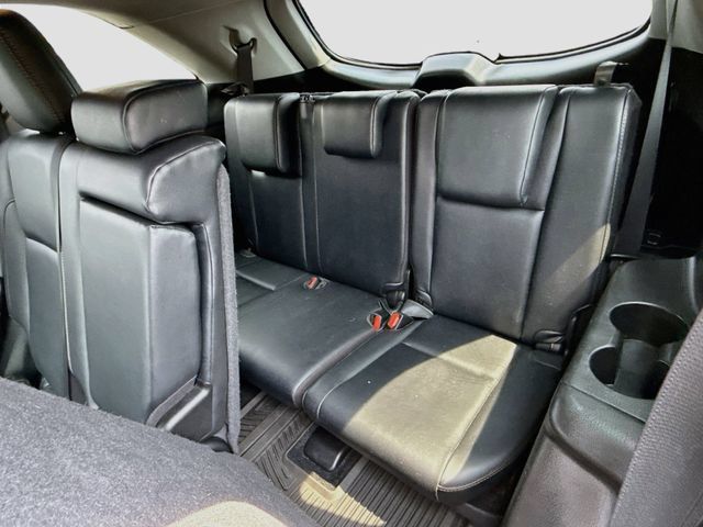 Used 2019 Toyota Highlander XLE AWD/4WD image 36