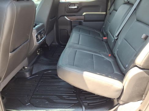 Used 2020 GMC Sierra 1500 SLT RWD image 27