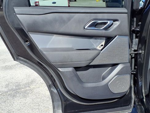 Used 2022 Land Rover Range Rover Velar R-Dynamic S image 21