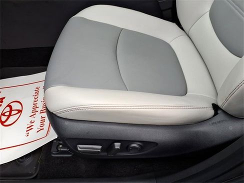 Used 2025 Toyota RAV4 XLE Premium image 15