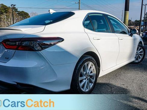 Used 2022 Toyota Camry LE image 6