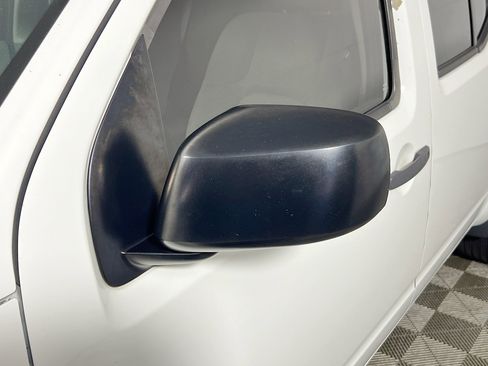 Used 2018 Nissan Frontier SV image 13