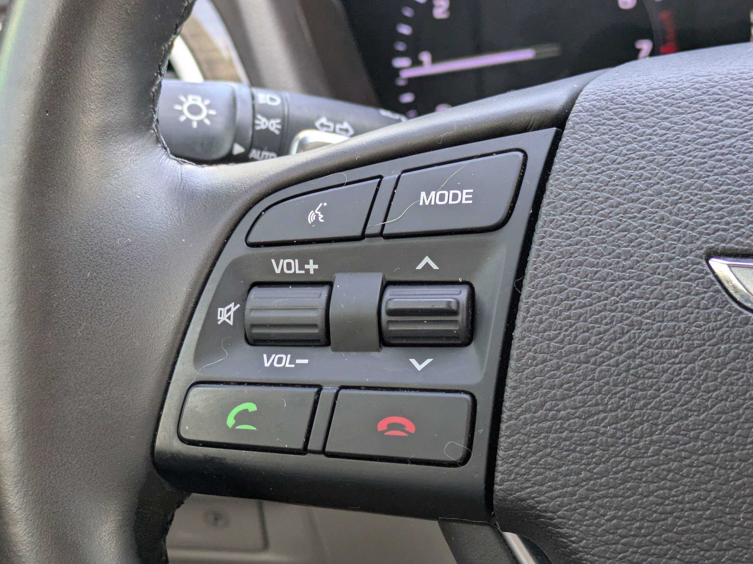 Used 2018 Genesis G80 3.8 RWD image 23